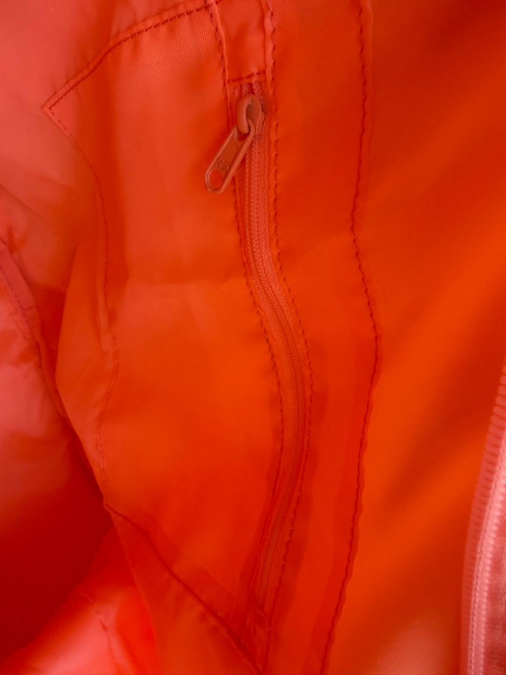 Roxy Lightweight Peach Tote - Picture 12 of 13